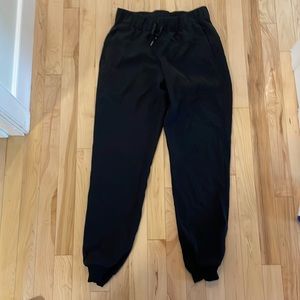 Black Lululemon jogger, dot and tag size 4